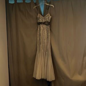 Ladies Formal Beaded Spaghetti Strap Dress   Size 4